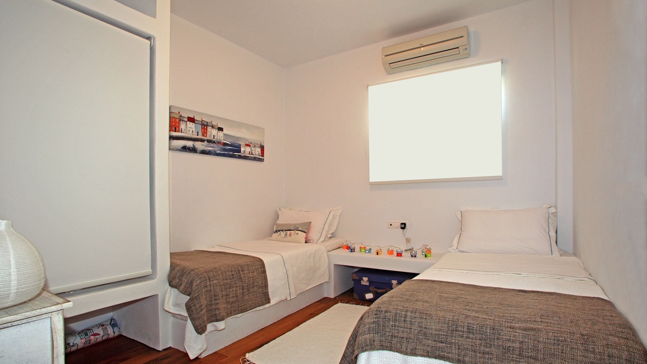 Photo of Bedroom in Ios Town