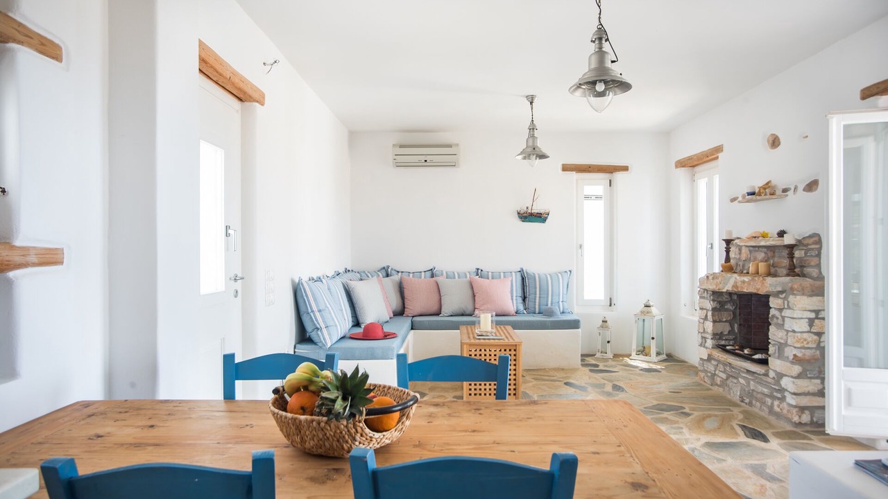 Photo of Livingroom in Parasporos
