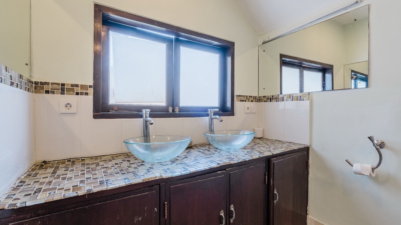 Photo of Bathroom in Sunset Road