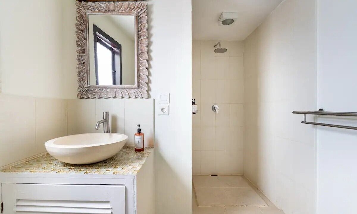 Photo of Bathroom in Sunset Road