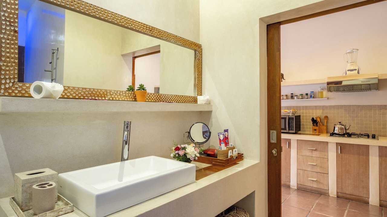 Photo of Bathroom in Sunset Road