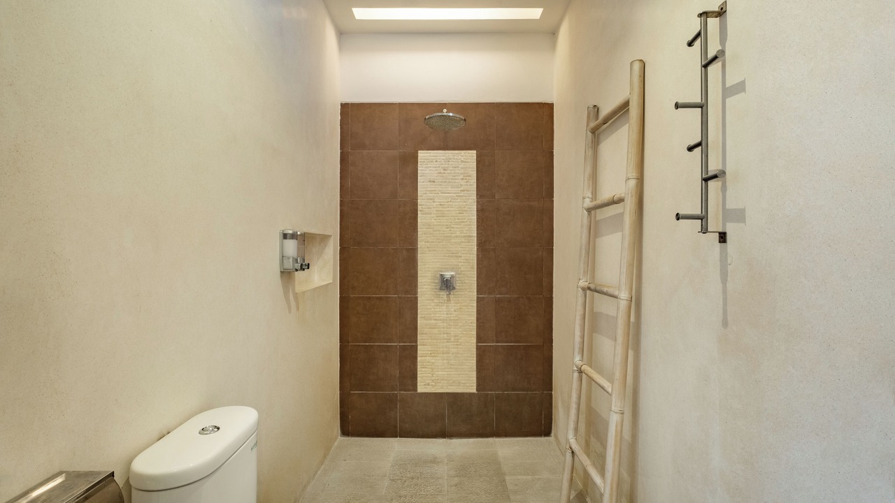 Photo of Bathroom in Sunset Road