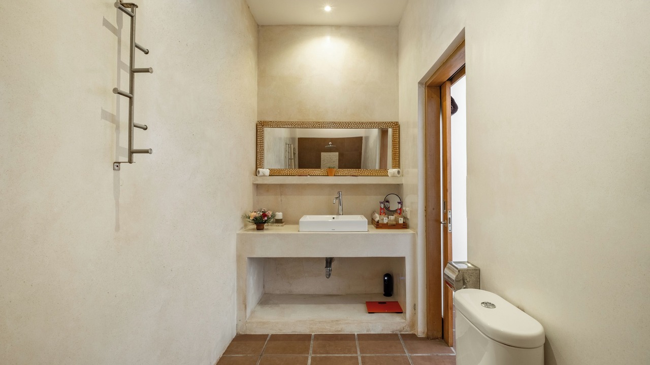 Photo of Bathroom in Sunset Road