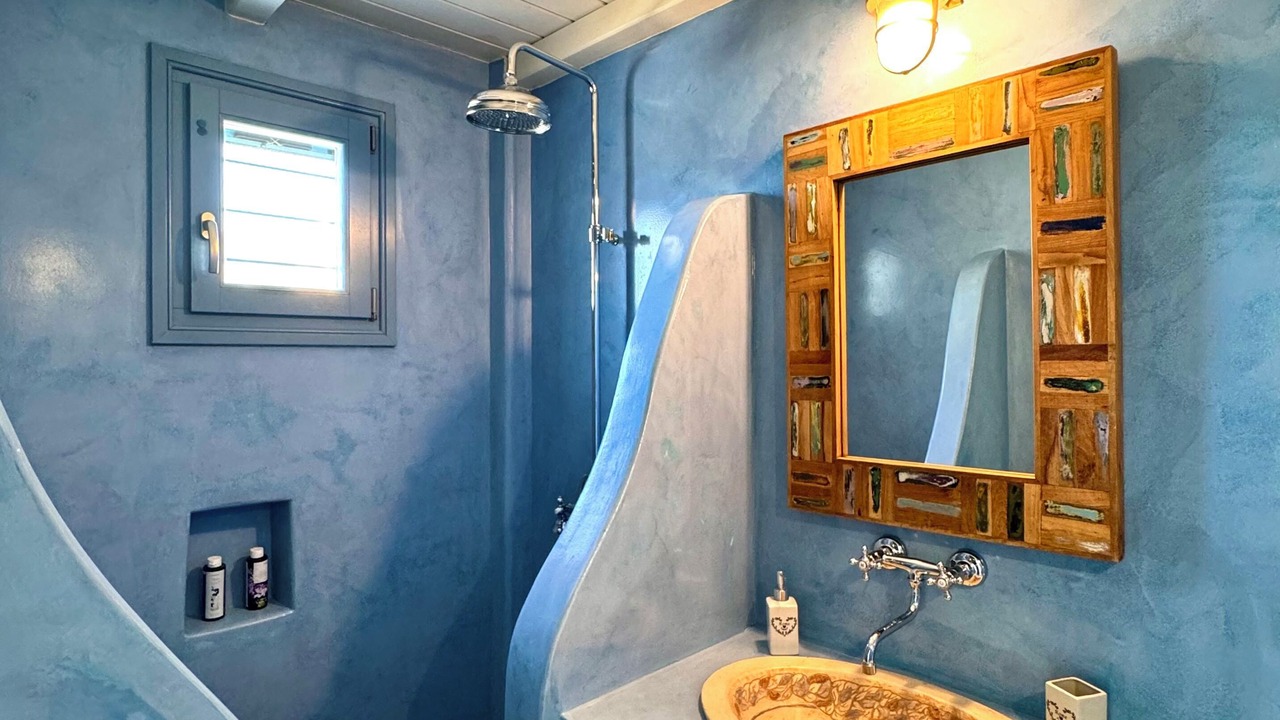 Photo of Bathroom in Ios