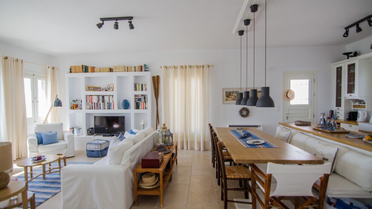 Photo of Livingroom in Ios Town