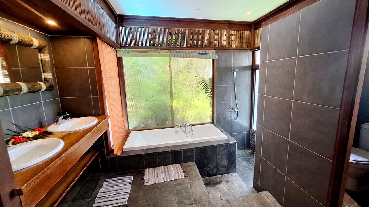 Photo of Bathroom in Moorea-Maiao