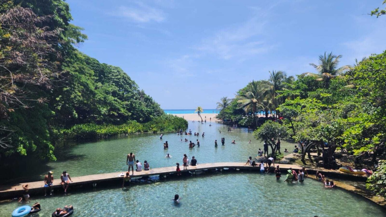 Photo of Others in Paraiso