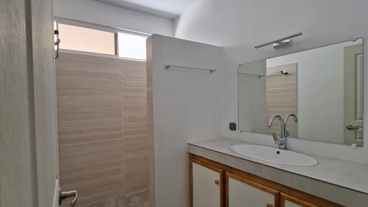 Photo of Bathroom in Uturoa
