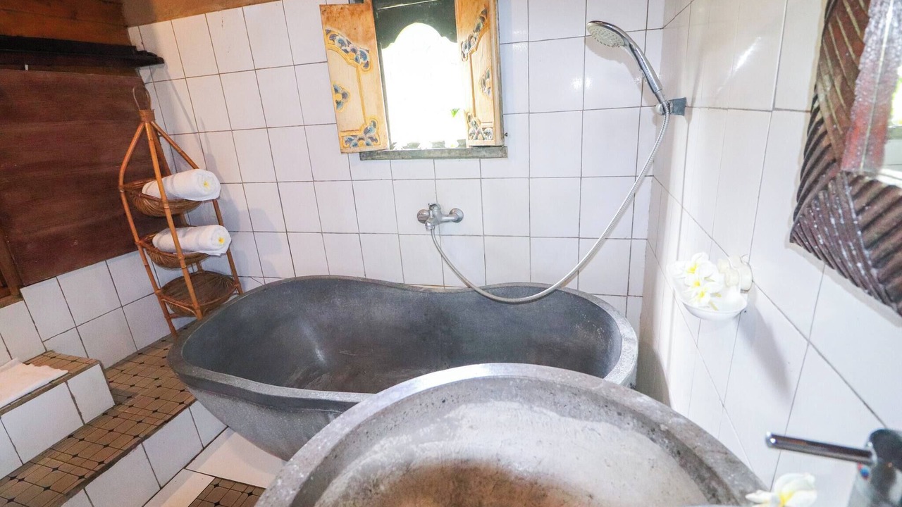 Photo of Bathroom in Petulu