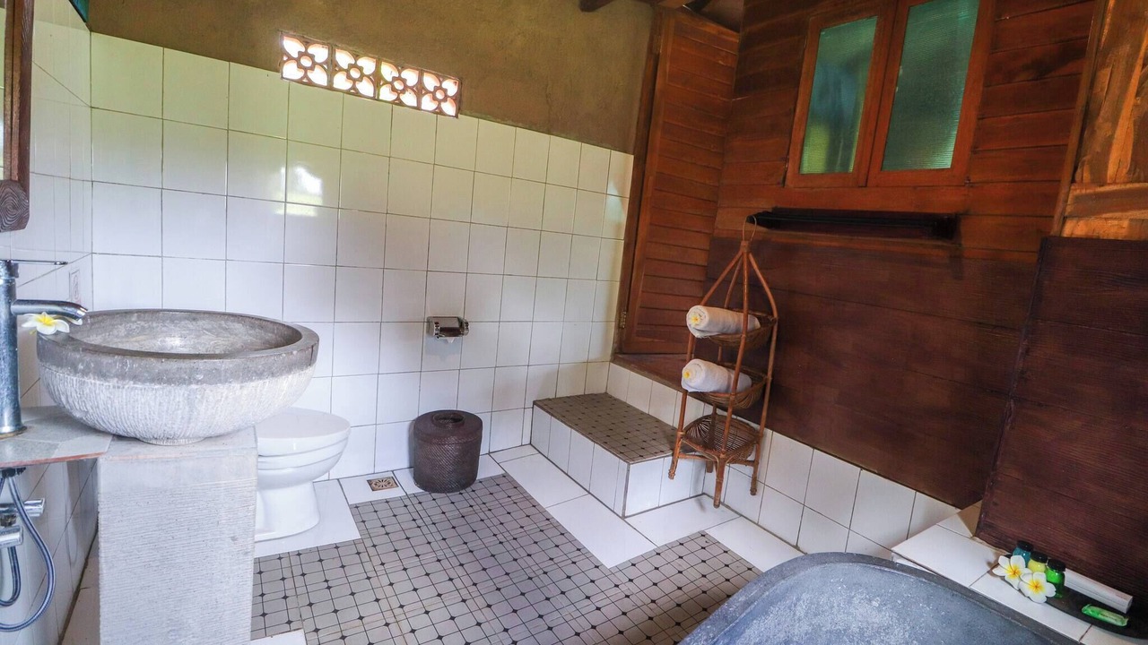 Photo of Bathroom in Petulu