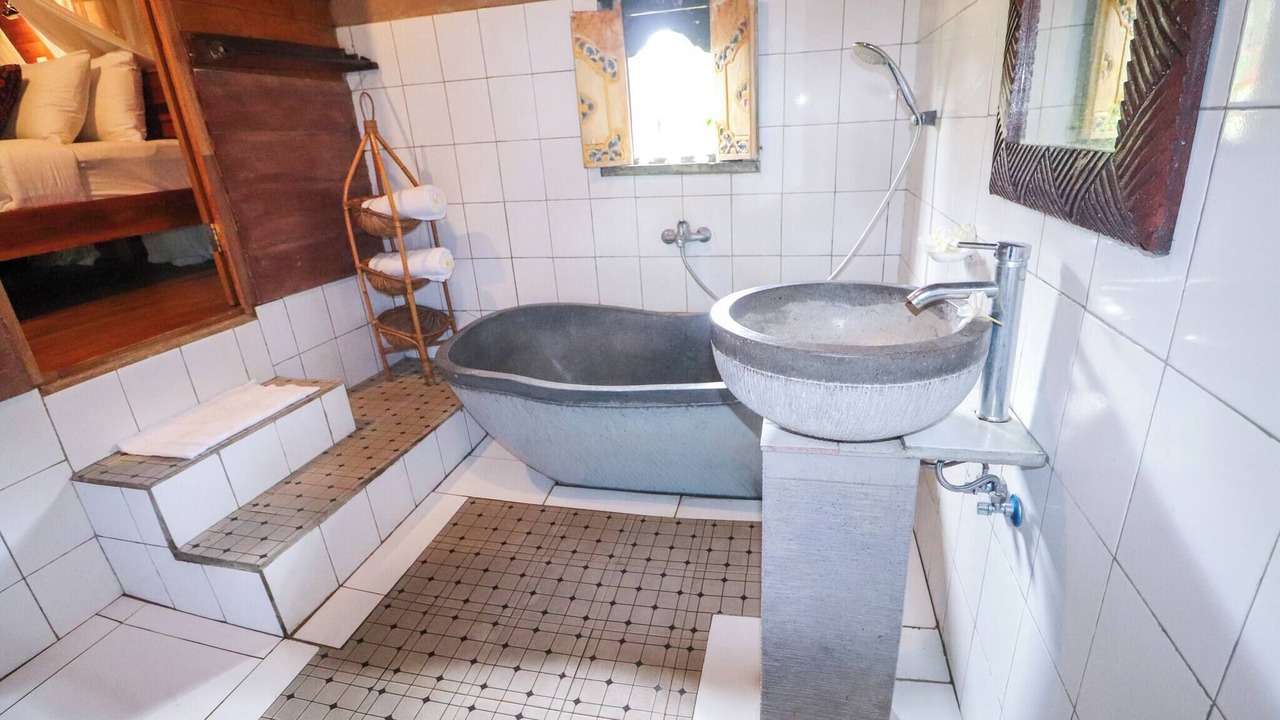 Photo of Bathroom in Petulu