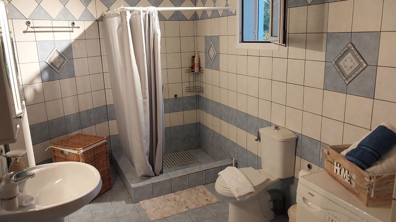 Photo of Bathroom in Arnas