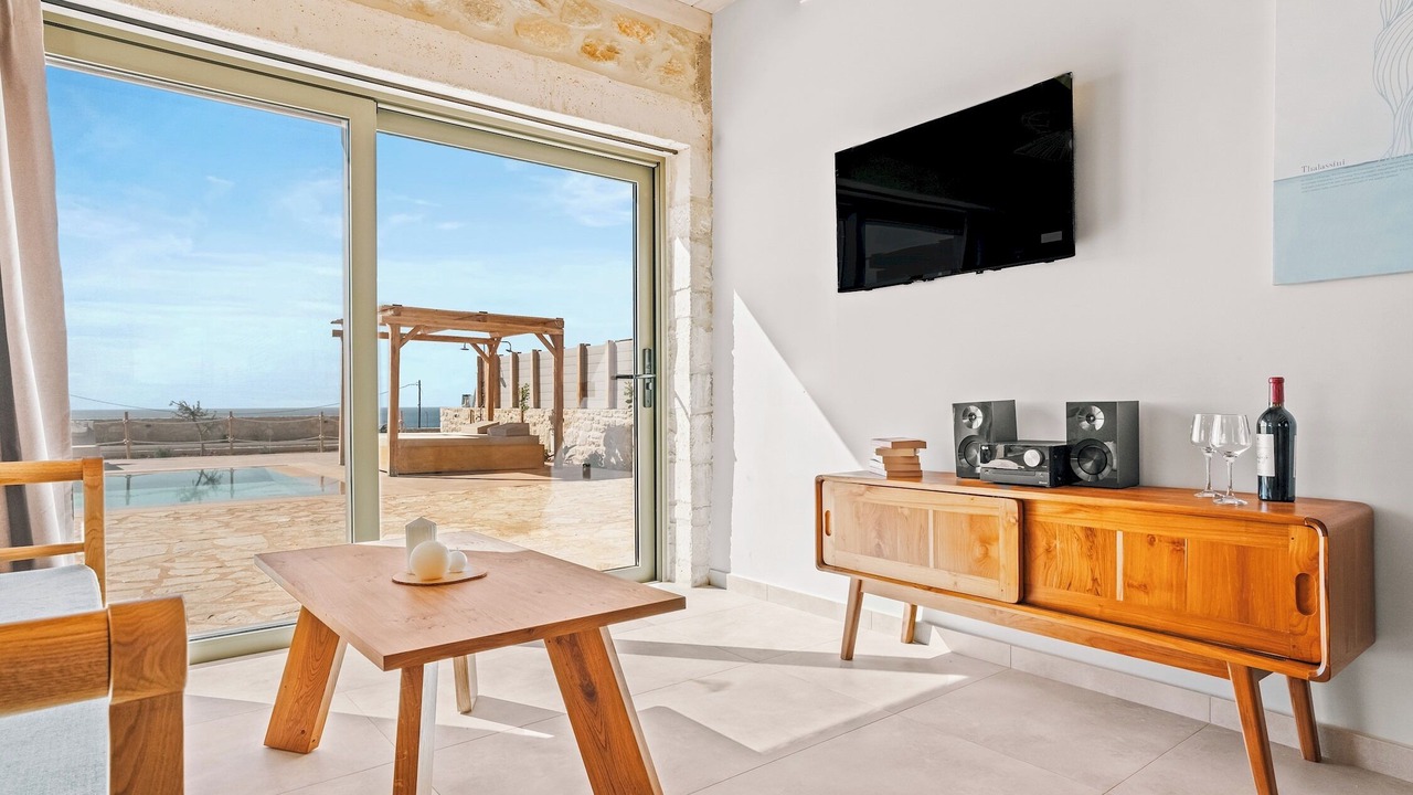 Photo of Livingroom in Minoa Pediada