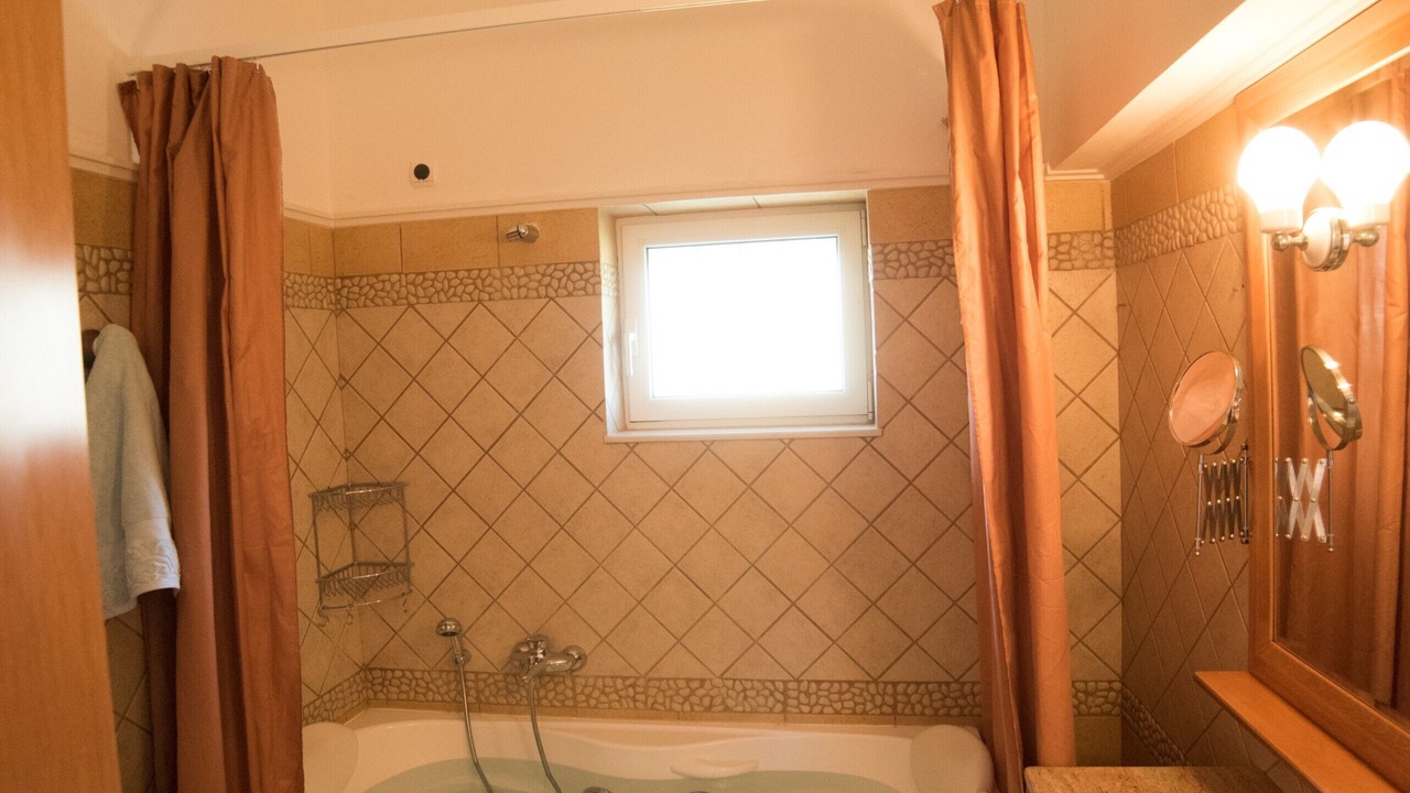 Photo of Bathroom in Limni Vouliagmenis