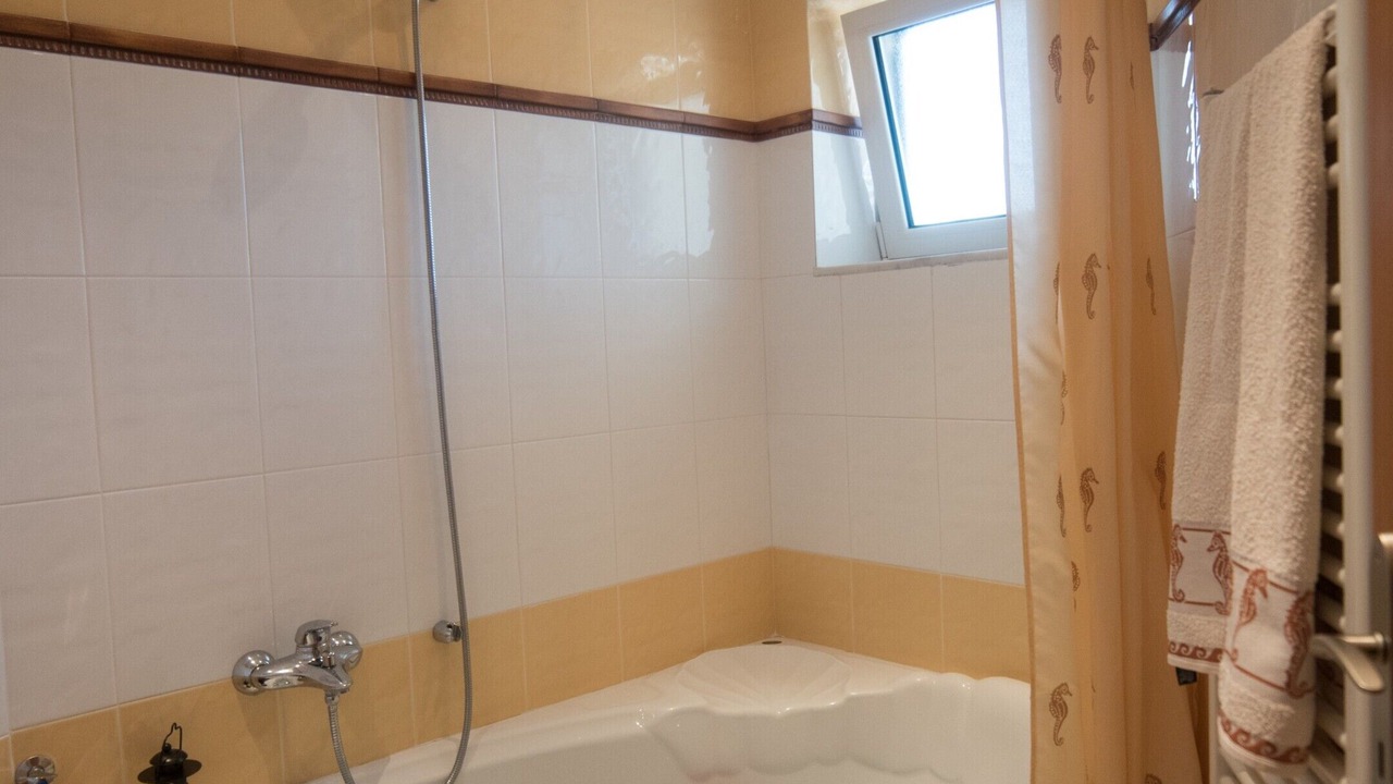 Photo of Bathroom in Limni Vouliagmenis