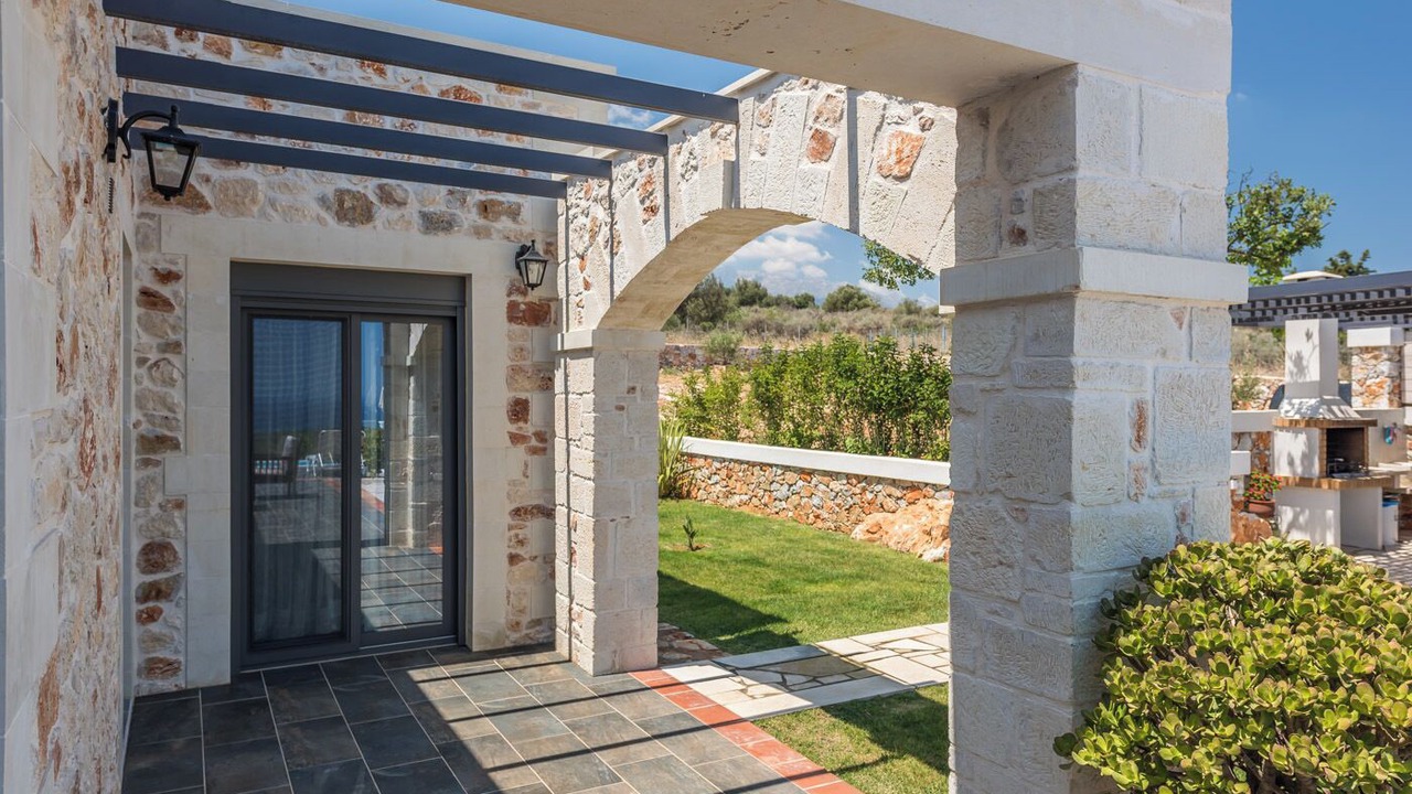 Photo of Patio Balcony in Douliana
