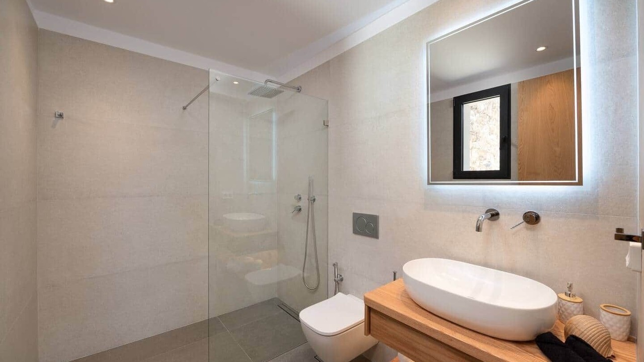 Photo of Bathroom in Glinado