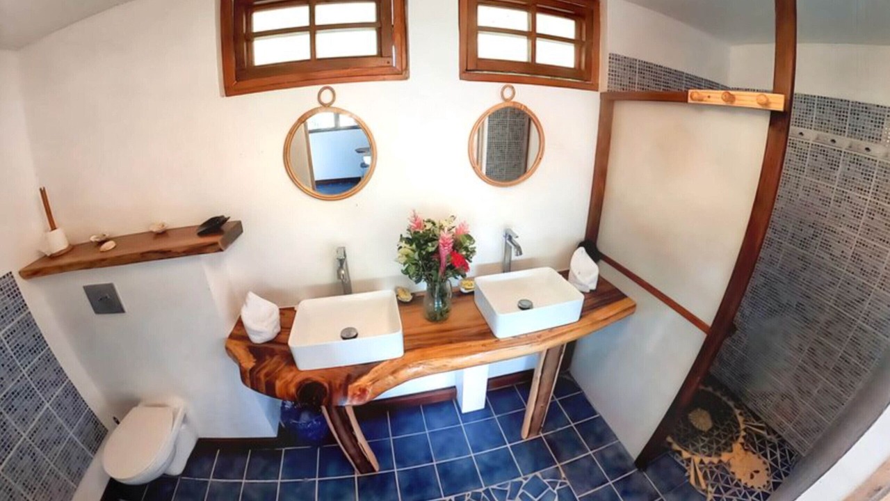 Photo of Bathroom in Opoa