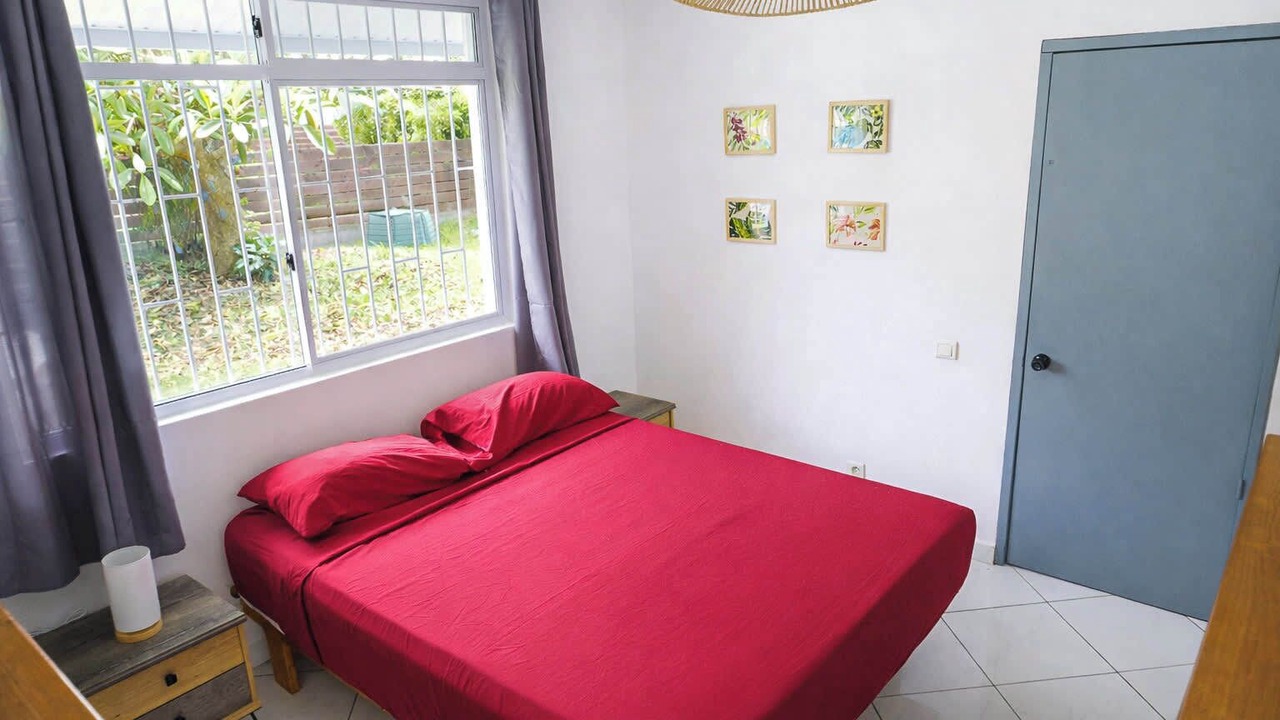 Photo of Bedroom in Temae