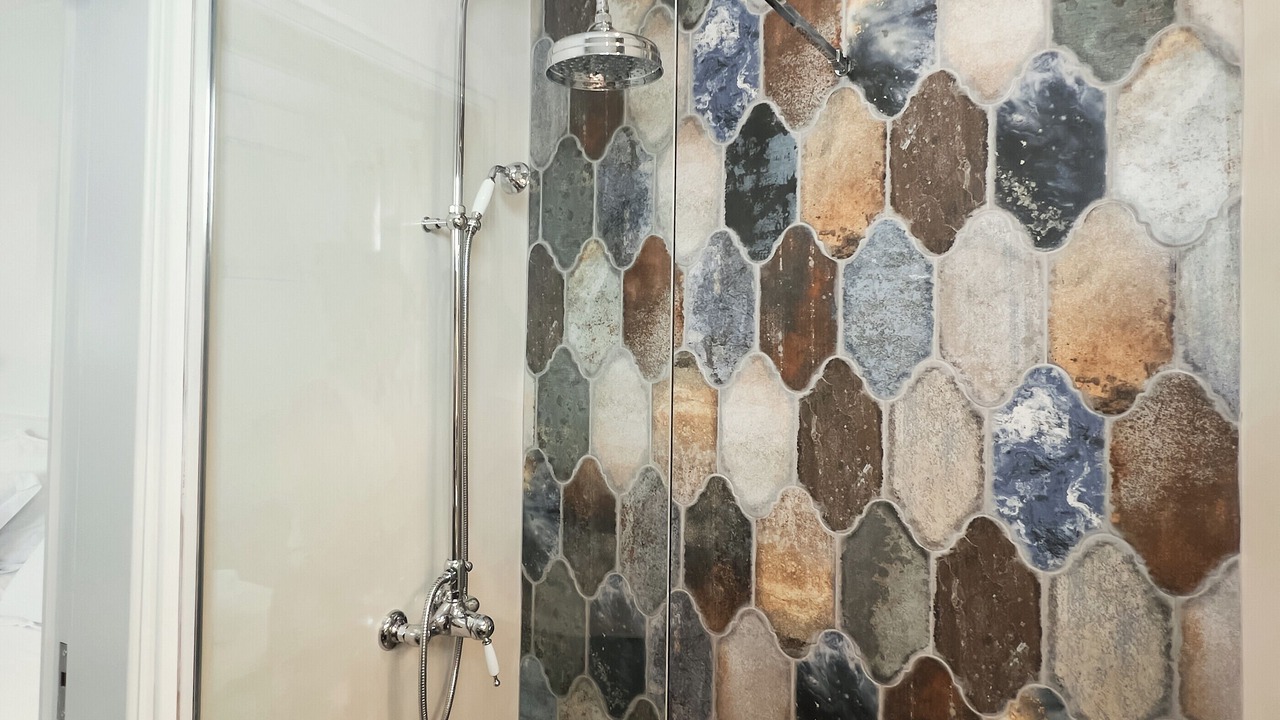 Photo of Bathroom in Paleopolis
