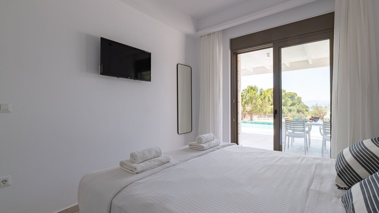Photo of Others in Pefkos