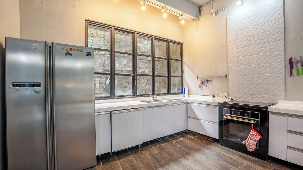 Photo of Kitchen in Dangin Puri Kauh