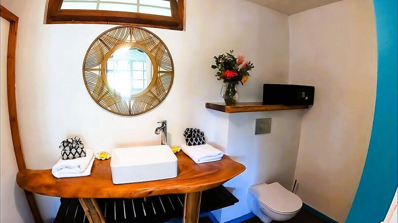 Photo of Bathroom in Opoa