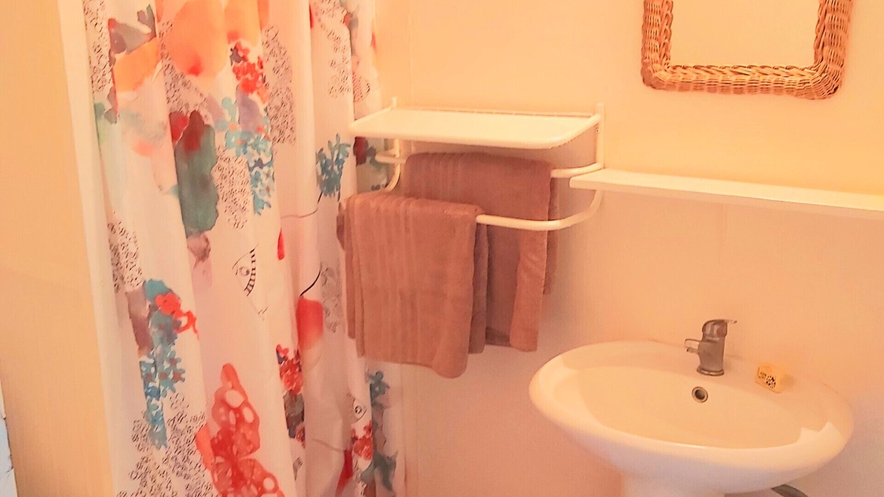 Photo of Bathroom in Huahine