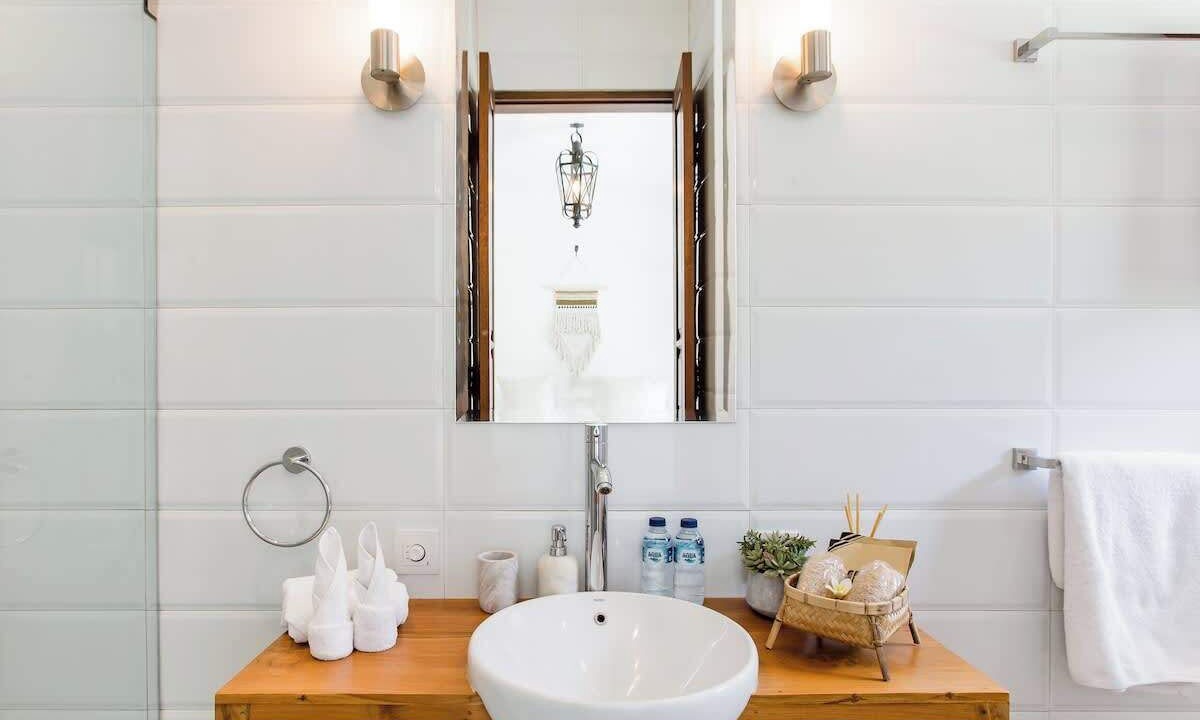 Photo of Bathroom in Laksmana