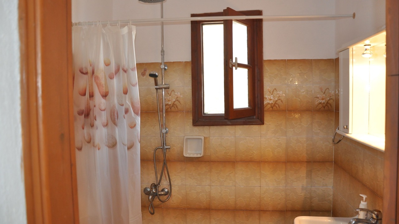 Photo of Bathroom in Aliki