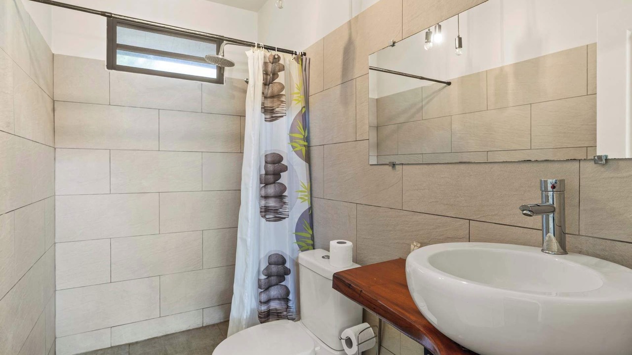 Photo of Bathroom in Afaahiti