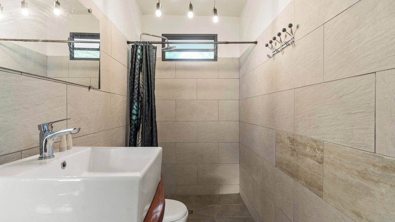 Photo of Bathroom in Afaahiti
