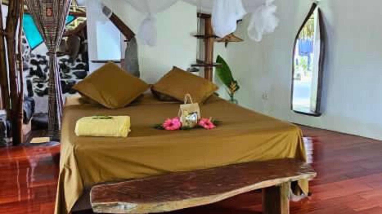 Photo of Bedroom in Teahupo'o