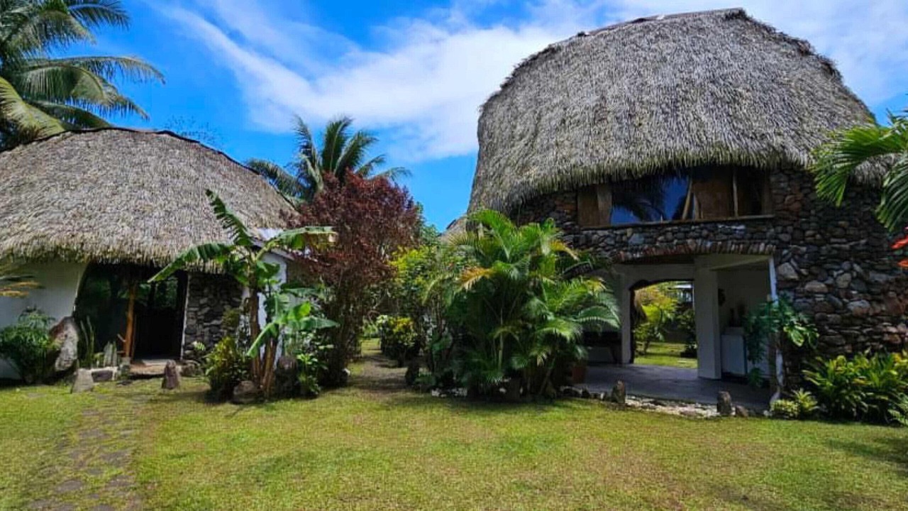 Photo of Outdoor in Teahupo'o