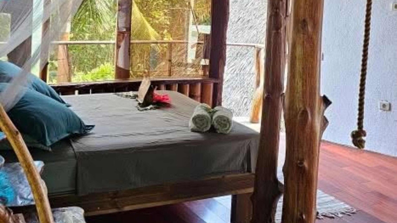 Photo of Bedroom in Teahupo'o