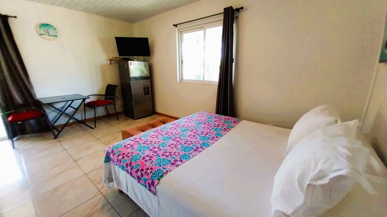 Photo of Bedroom in Afaahiti