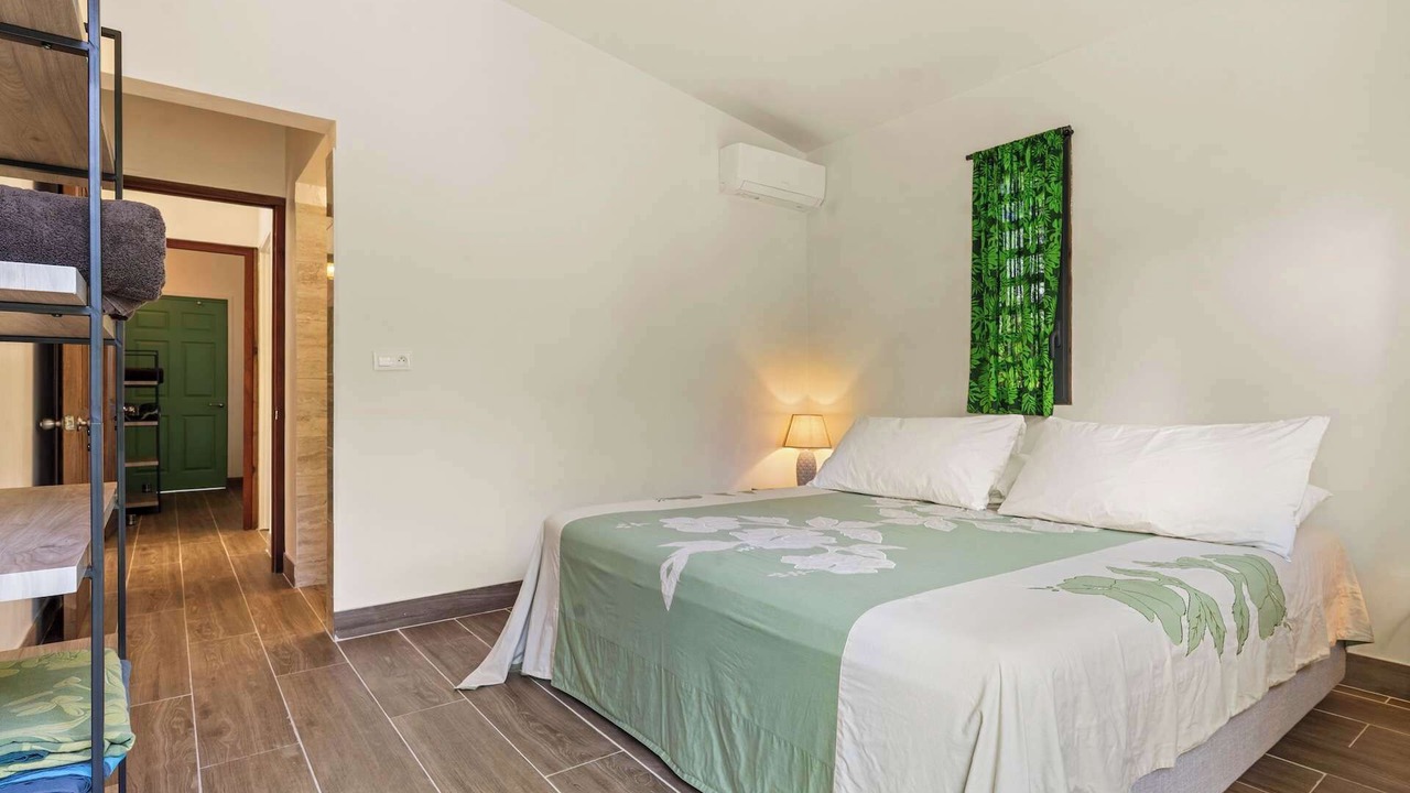 Photo of Bedroom in To'ahotu