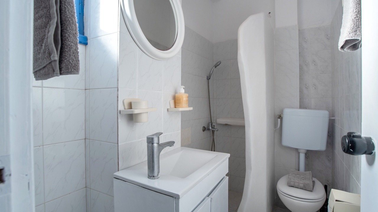 Photo of Bathroom in Perissa