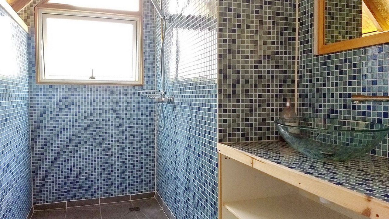 Photo of Bathroom in Teahupoo
