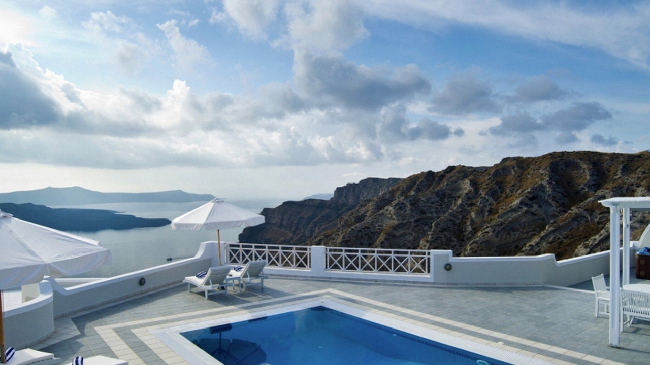 Photo of Others in Fira