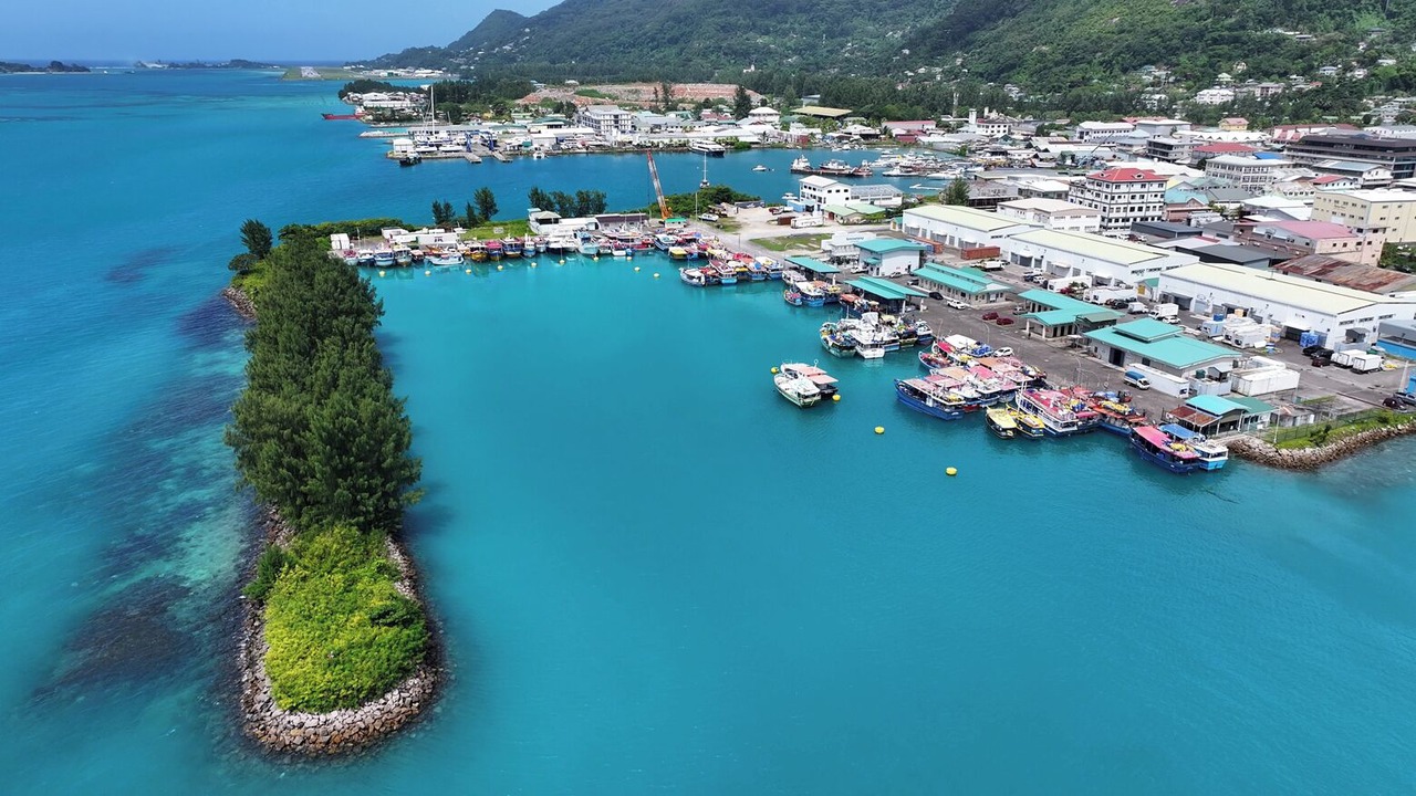 Photo of Others in Eden Island