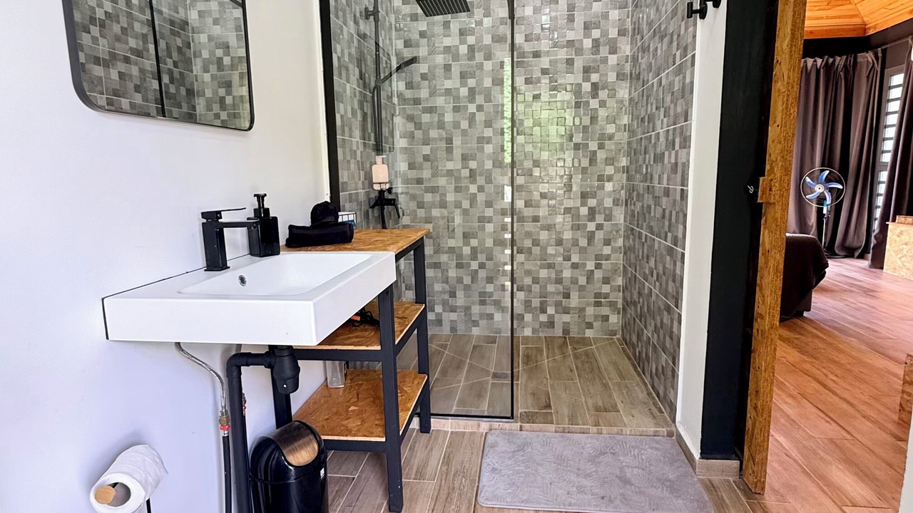 Photo of Bathroom in Tiahura