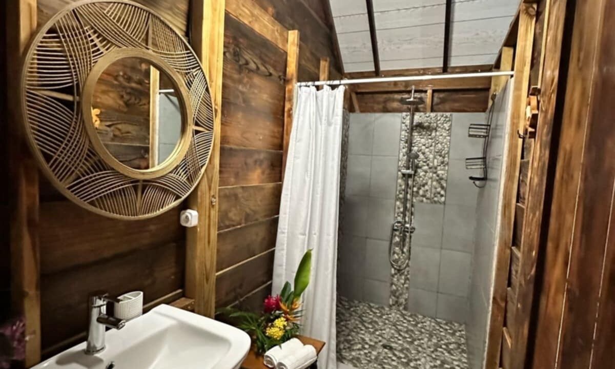 Photo of Bathroom in Fitii