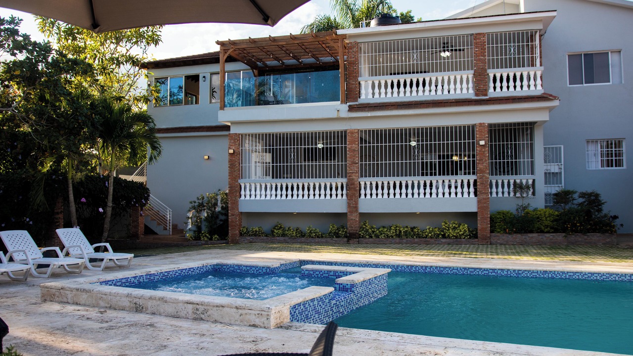 Photo of Outdoor in Pedro Brand