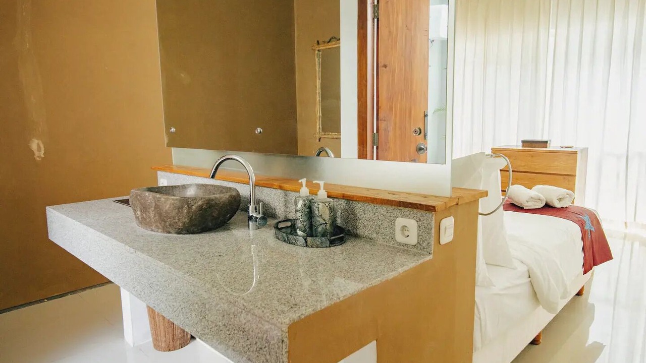 Photo of Bathroom in Mumbul