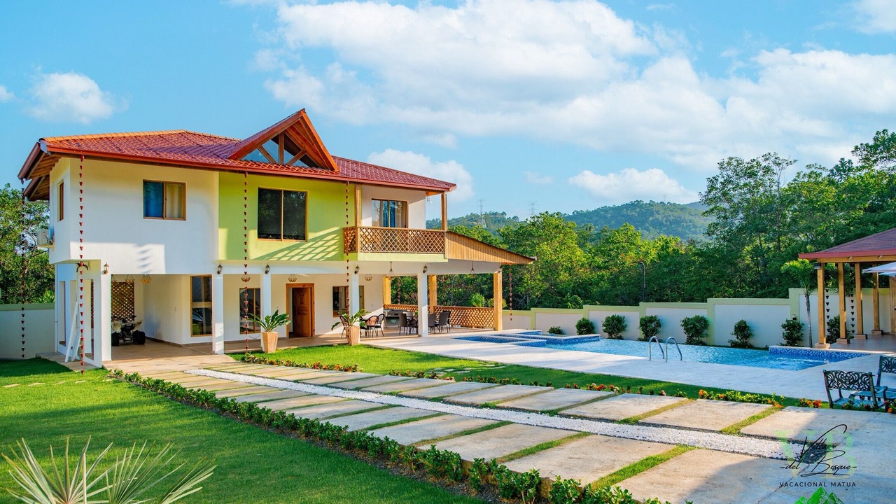 Photo of Outdoor in Pedro Brand