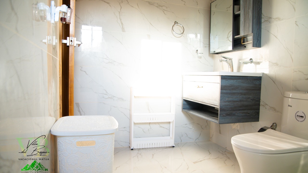Photo of Bathroom in Pedro Brand