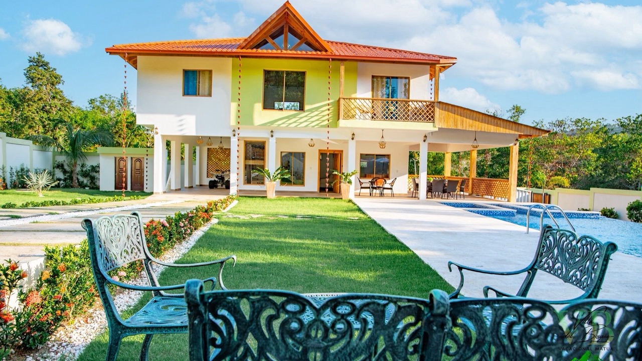 Photo of Outdoor in Pedro Brand