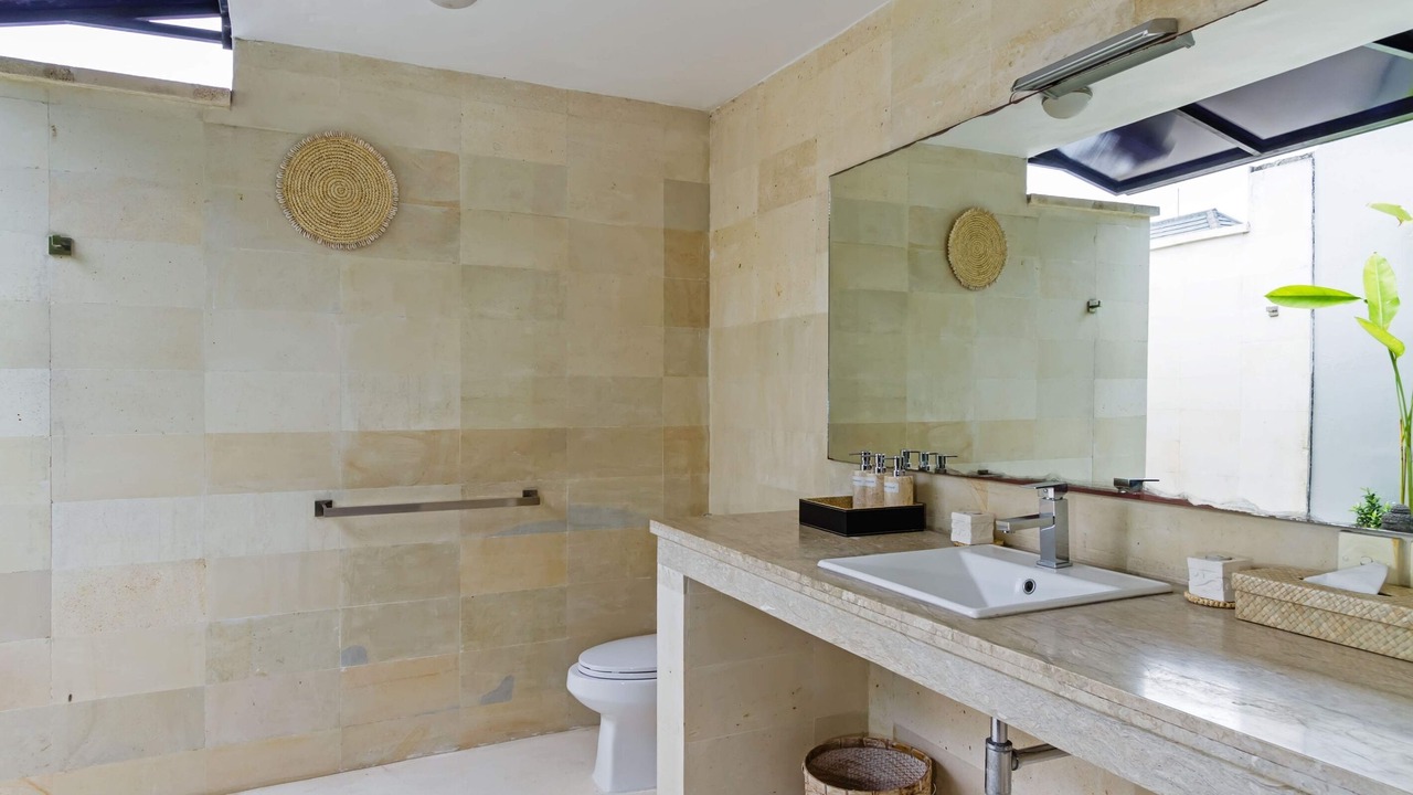 Photo of Bathroom in Sunset Road