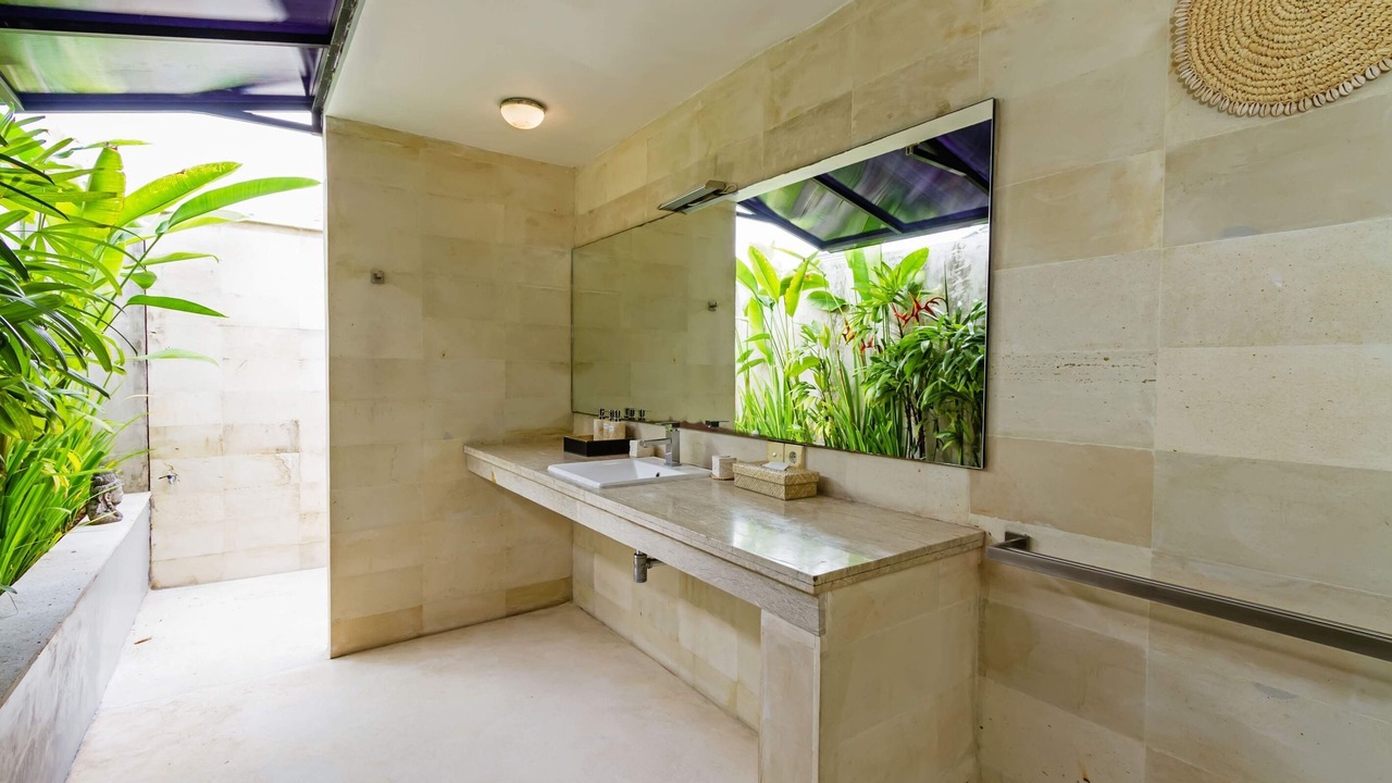 Photo of Bathroom in Sunset Road